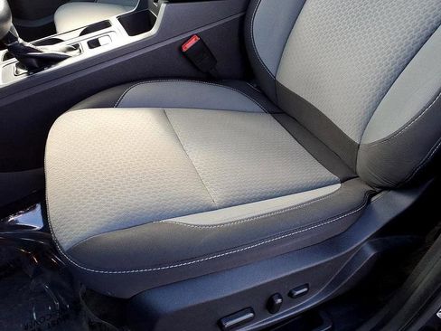 Used 2018 Ford Escape SE image 17