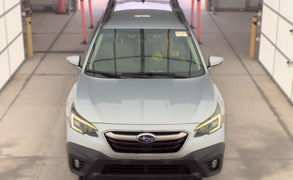 Used 2021 Subaru Outback Premium AWD/4WD image 2