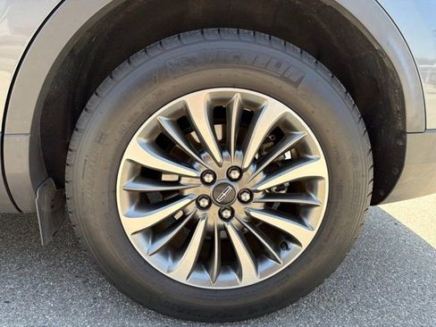 Used 2021 Lincoln Nautilus FWD w/ Equipment Group 101A image 21