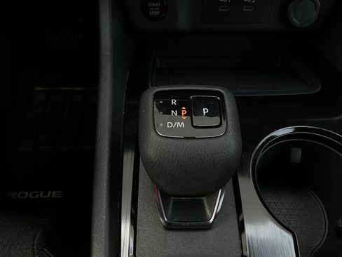 Used 2025 Nissan Rogue SV image 24