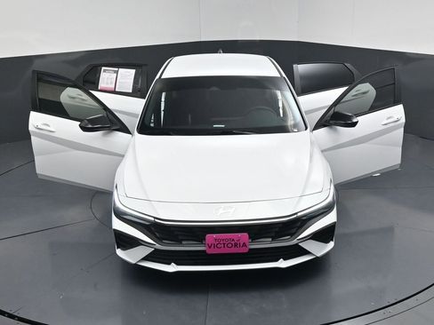 Used 2025 Hyundai Elantra Sport FWD image 24