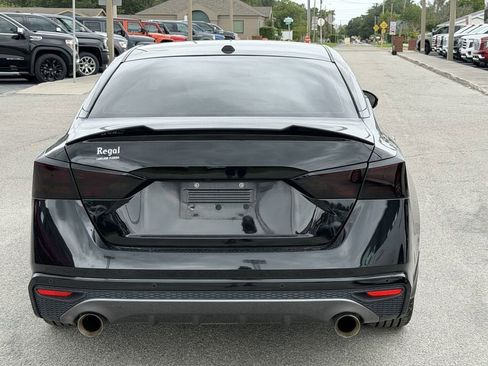 Used 2021 Nissan Altima 2.5 SR w/ SR Premium Package FWD image 6