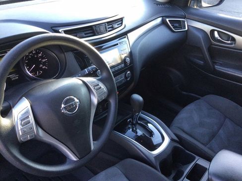 Used 2016 Nissan Rogue S w/ Appearance Package image 12