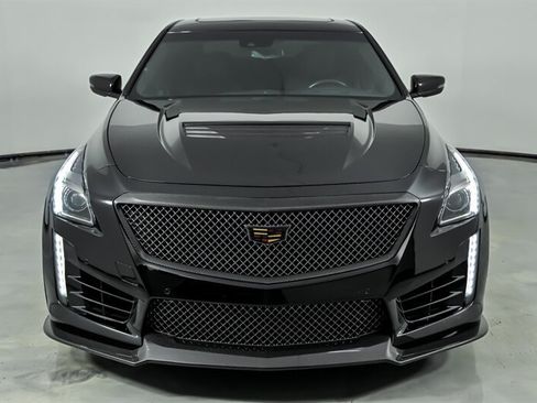 Used 2019 Cadillac CTS V w/ Carbon Fiber Package RWD image 4