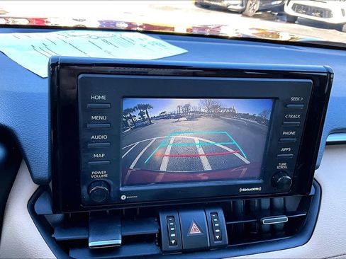 Used 2022 Toyota RAV4 XLE Premium image 26