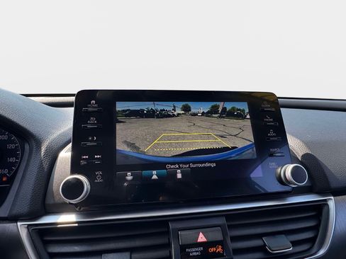Used 2022 Honda Accord LX image 32