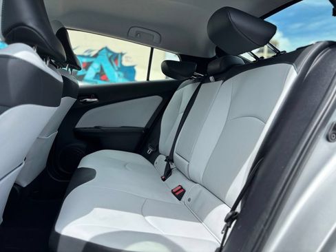Used 2016 Toyota Prius Four FWD image 16