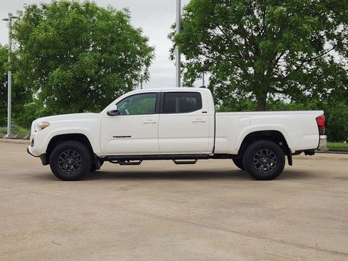 Used 2021 Toyota Tacoma SR5 RWD image 4