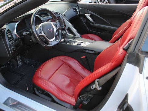Used 2019 Chevrolet Corvette Stingray Coupe w/ 1LT RWD image 16