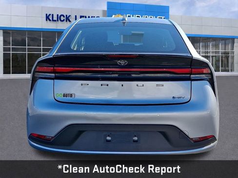 Used 2024 Toyota Prius LE image 5