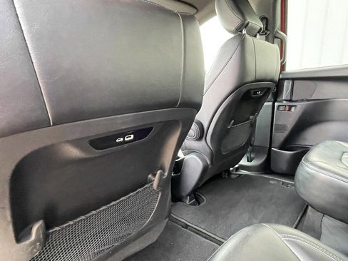 Used 2025 Chrysler Pacifica Select image 19