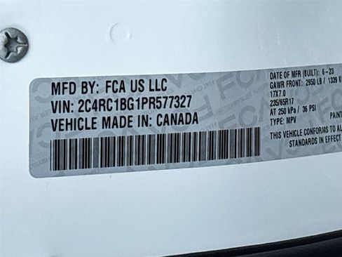 Used 2023 Chrysler Pacifica Touring-L FWD image 33