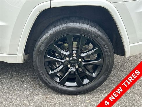 Certified 2021 Jeep Grand Cherokee Laredo X image 11