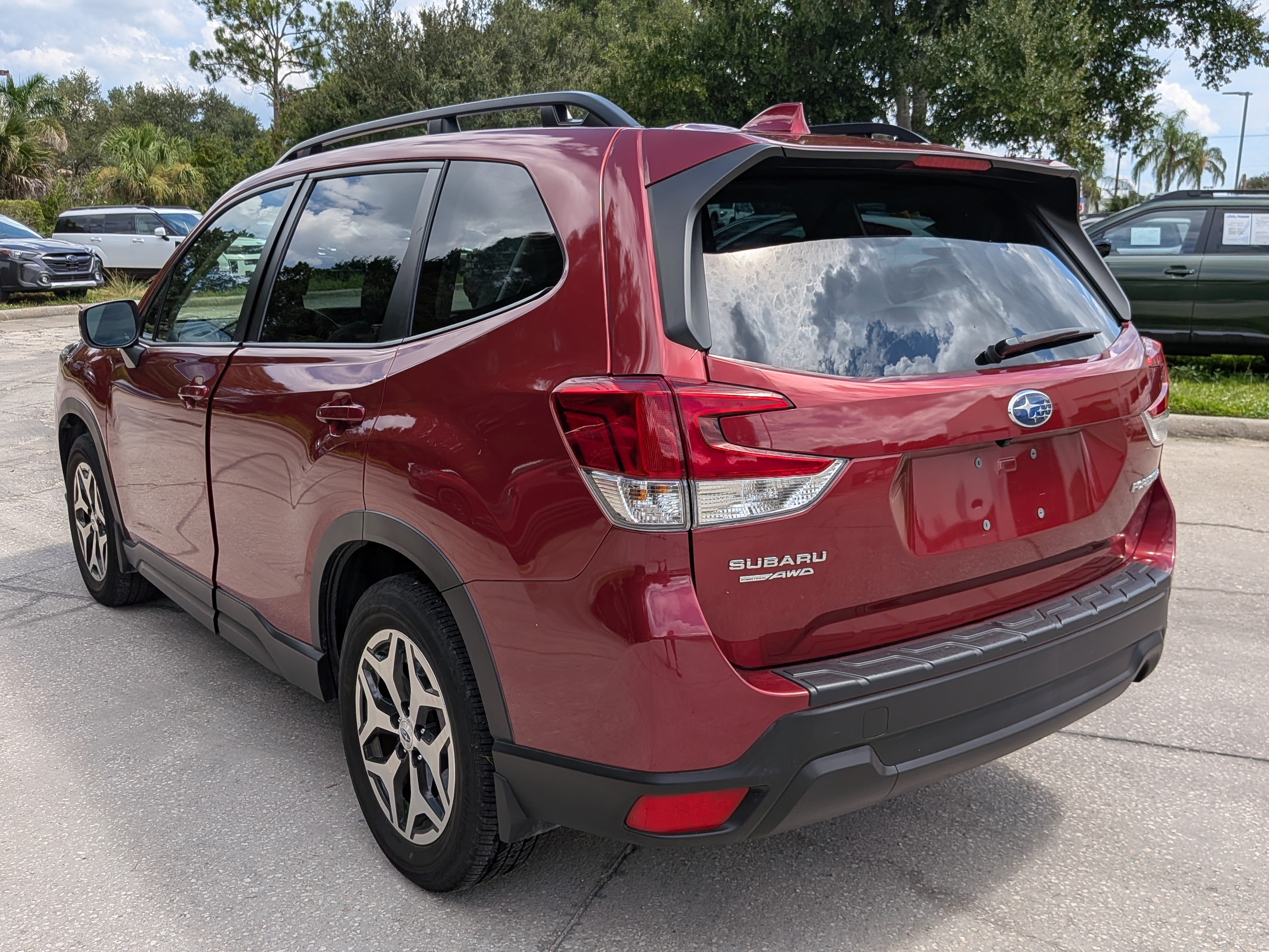 Certified 2023 Subaru Forester Premium AWD/4WD image 6