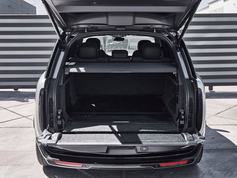 Used 2024 Land Rover Range Rover SE image 11