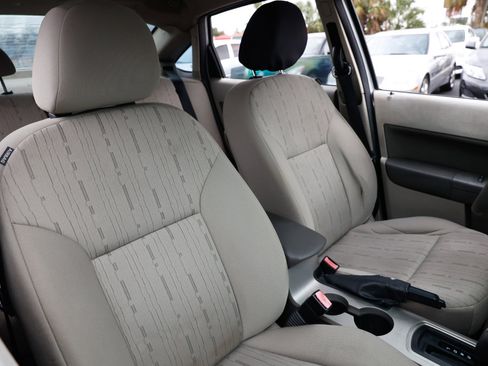 Used 2010 Ford Focus SE image 18