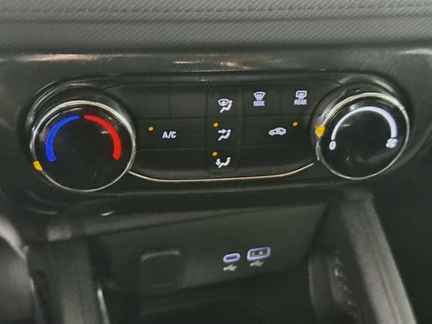 Used 2025 Chevrolet TrailBlazer LT FWD image 17