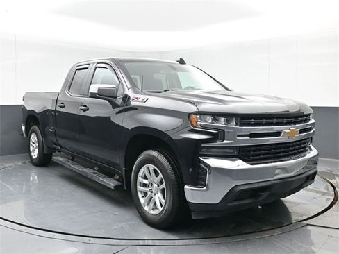 Used 2020 Chevrolet Silverado 1500 LT w/ Trailering Package image 2