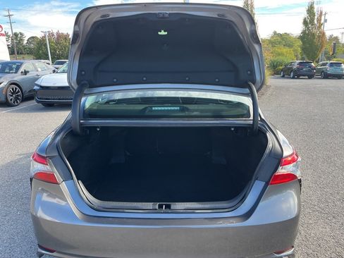 Used 2019 Toyota Camry SE image 9