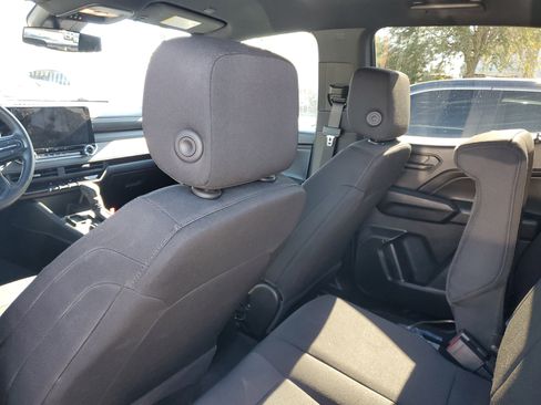 Used 2024 Chevrolet Colorado W/T image 9