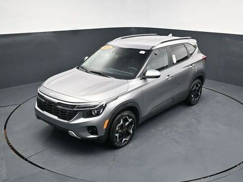 Used 2025 Kia Seltos S image 41