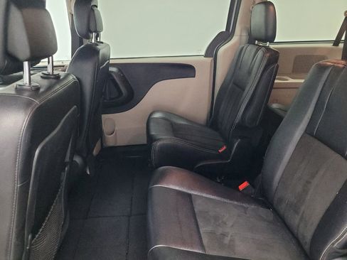 Used 2020 Dodge Grand Caravan SXT image 18