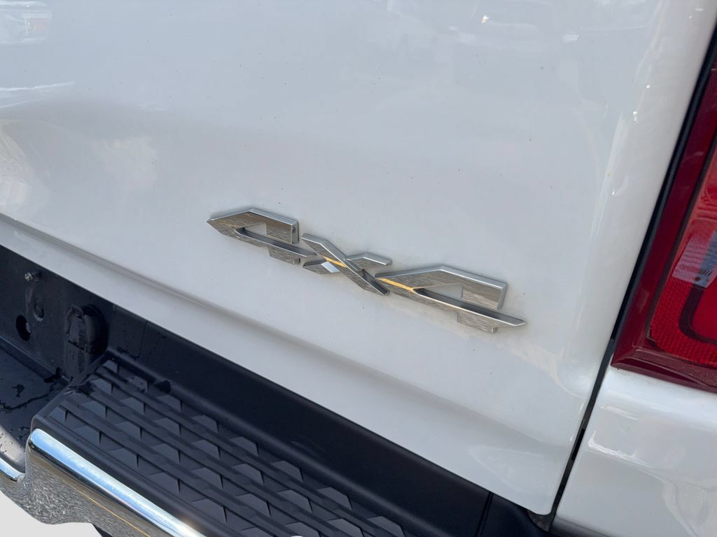 Used 2023 RAM 1500 Laramie AWD/4WD image 11