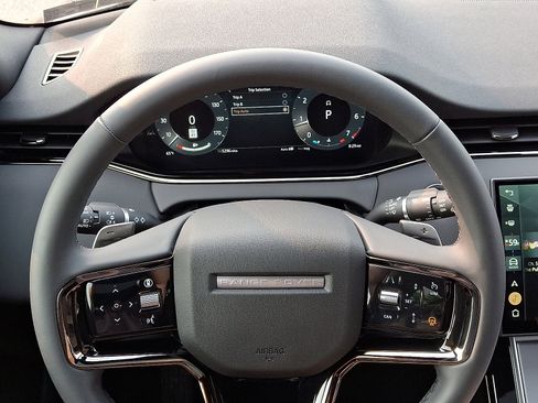 Used 2025 Land Rover Range Rover Evoque S image 21