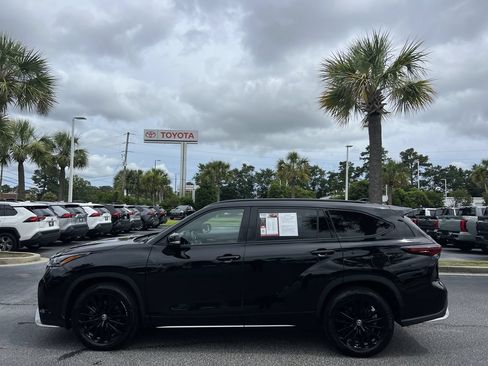 Used 2025 Toyota Highlander XSE AWD/4WD image 7