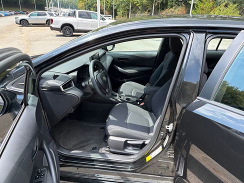 Used 2022 Toyota Corolla LE FWD image 17
