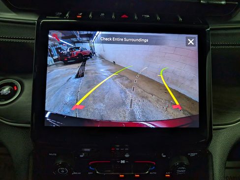 Used 2025 Jeep Grand Cherokee Limited w/ Trailer Tow Package AWD/4WD image 26
