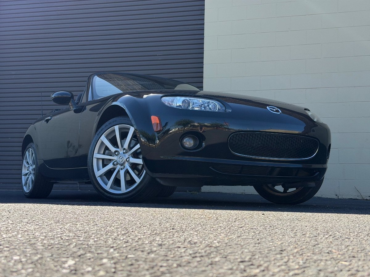 Used 2008 MAZDA MX-5 Miata Grand Touring w/ Premium Pkg RWD image 2