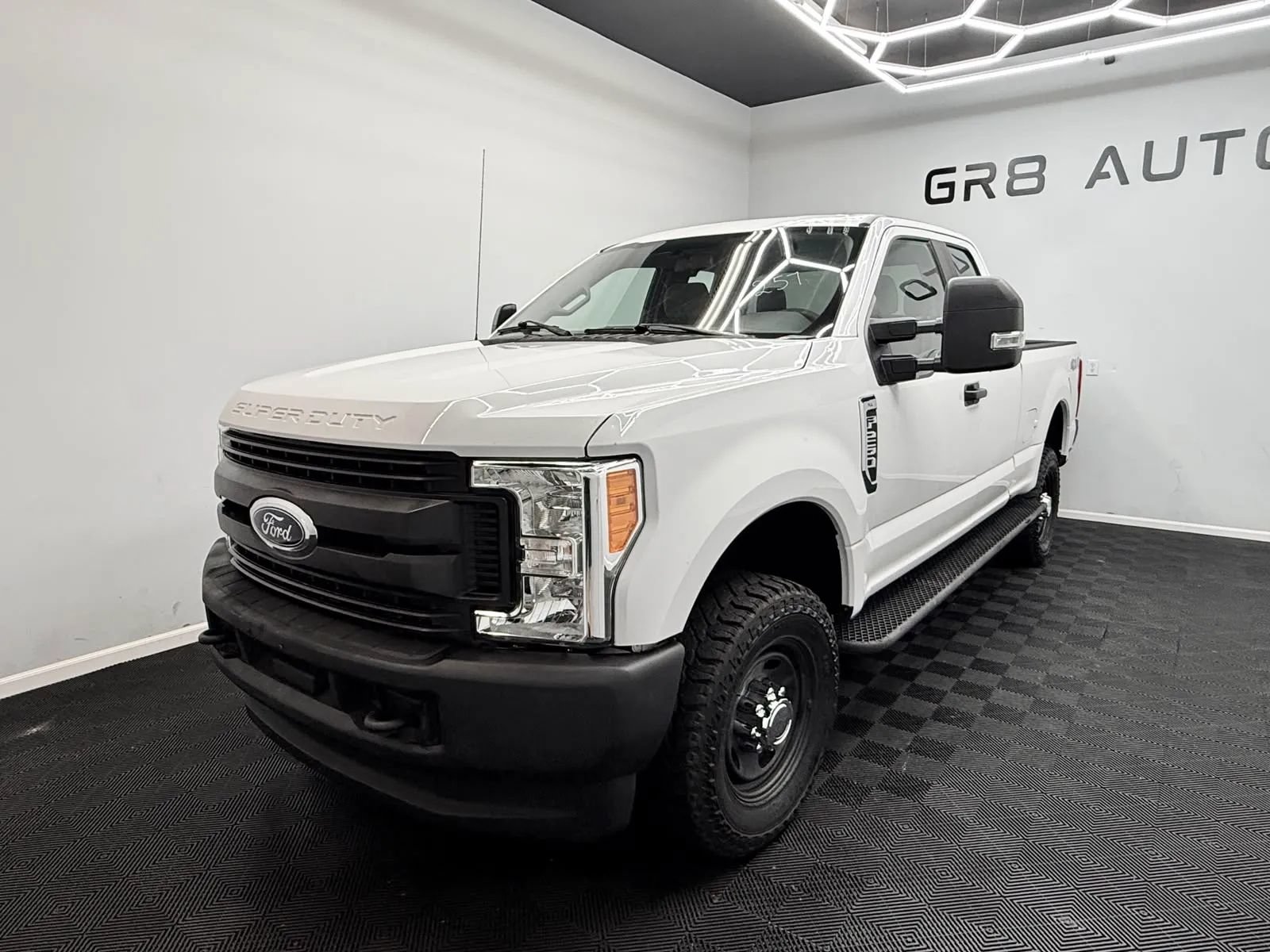 Used 2017 Ford F250 XL w/ Power Equipment Group AWD/4WD image 3