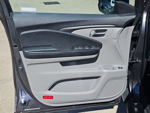 Used 2018 Honda Pilot EX image 13