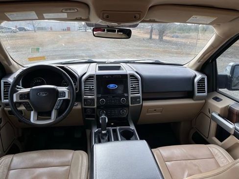 Used 2016 Ford F150 Lariat image 12