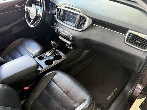 Used 2018 Kia Sorento EX FWD image 30