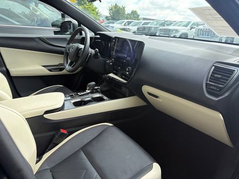 Used 2024 Lexus NX 350 AWD w/ Vision Package image 5