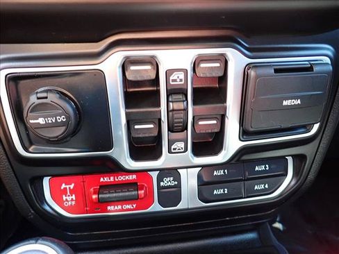 Used 2022 Jeep Gladiator Mojave w/ Cold Weather Group AWD/4WD image 19