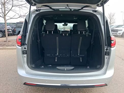New 2026 Chrysler Pacifica Select FWD image 13