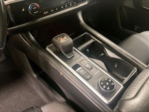 Certified 2022 Nissan Pathfinder SV image 21