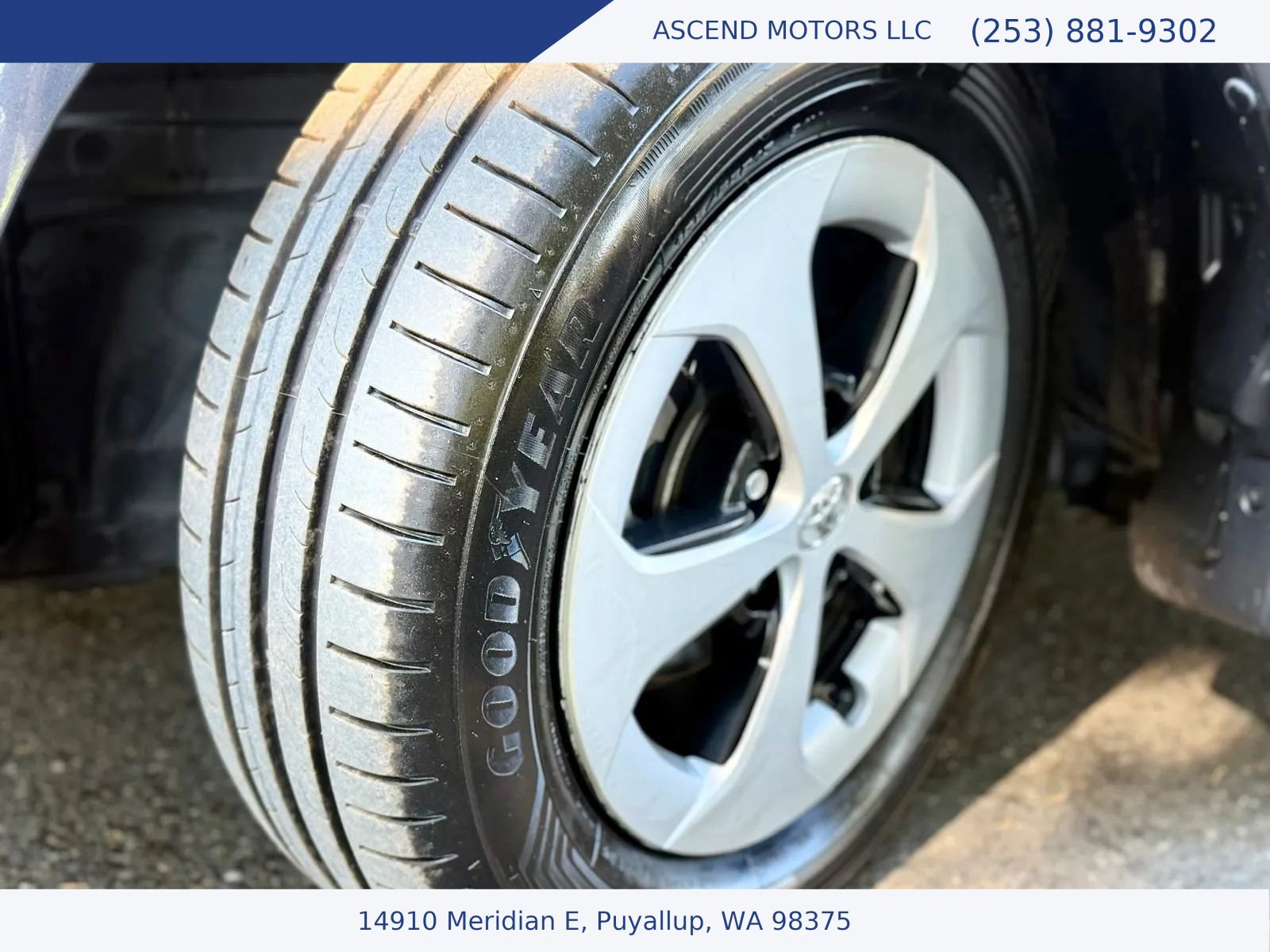 Used 2012 Toyota Prius Two FWD image 14