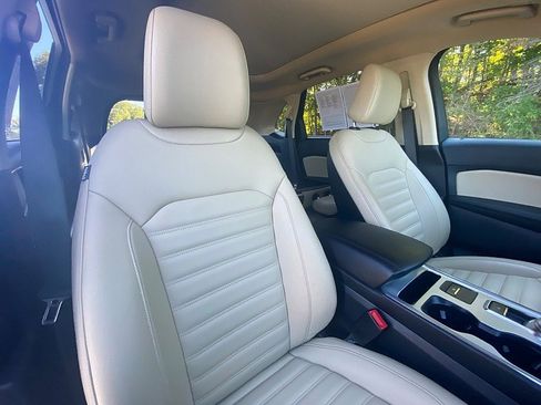 Certified 2022 Ford Edge SEL w/ Convenience Package image 29