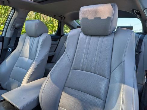 Used 2018 Honda Accord EX-L image 15