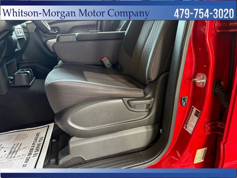 Used 2022 Nissan Titan SV image 13