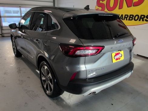 Certified 2024 Ford Escape Platinum image 3