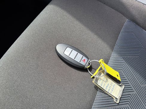 Used 2025 Nissan Versa SV FWD image 21