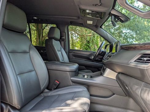 Used 2022 Chevrolet Tahoe LT w/ Luxury Package AWD/4WD image 21