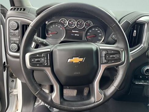 Used 2022 Chevrolet Silverado 1500 LT w/ Z71 Off-Road Package AWD/4WD image 14