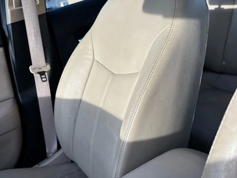 Used 2012 Chrysler 200 Limited image 22