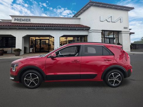 Used 2024 Kia Niro EX FWD image 5